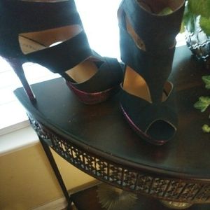 High Heel Shoes barely worn